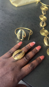 Collier LANGAA : L'Accessoire Parfait pour Élever Votre Look au Quotidien