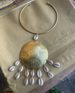 Collier  : Élégance Intemporelle pour Chaque Occasion, Un Bijou Incontournable Collier MAAMIA